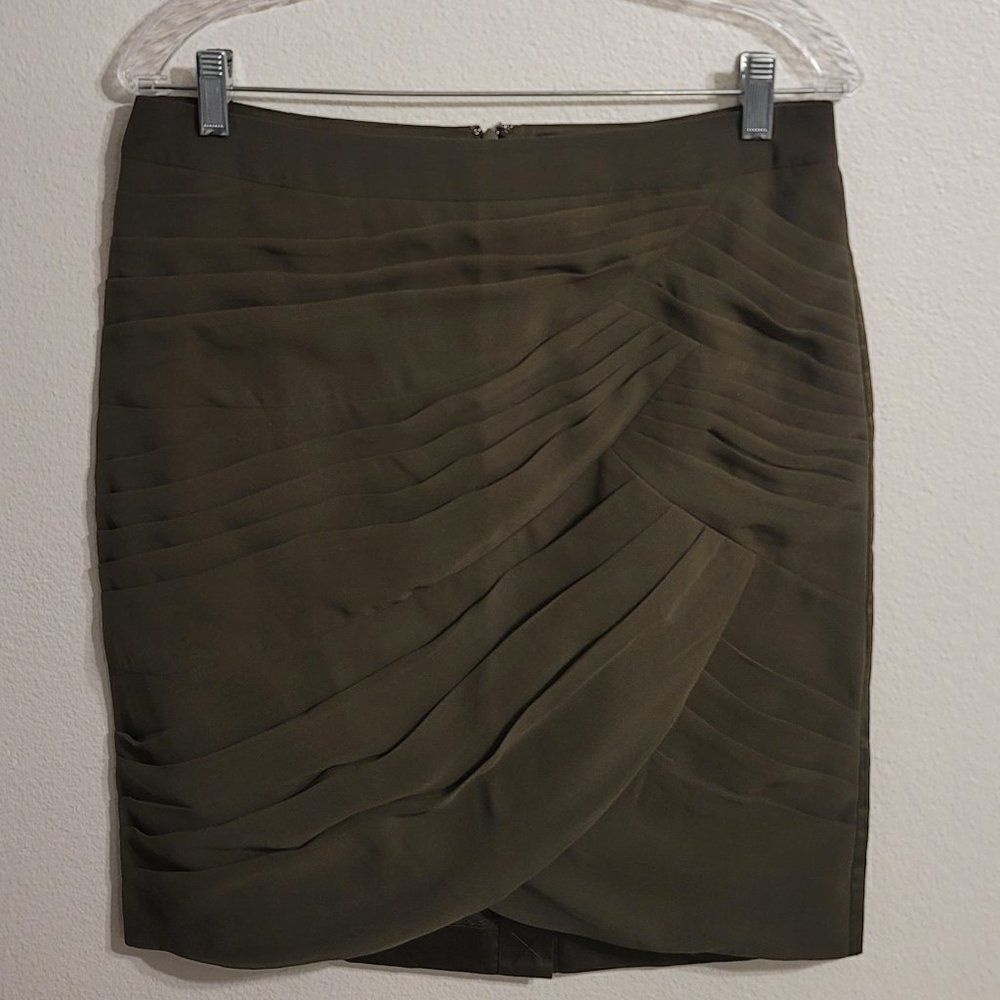 NWT Banana Republic Olive Pleated Skirt Sz 10